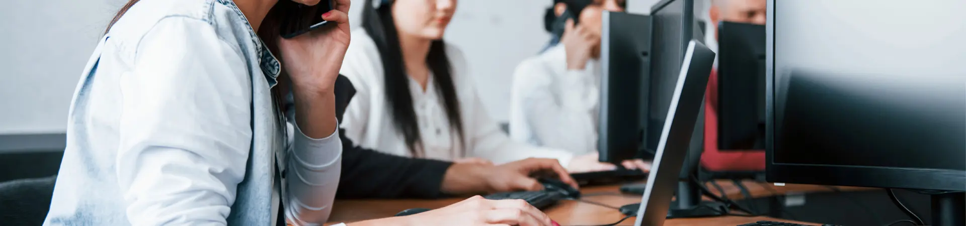 making-deal-young-people-working-call-center-new-deals-is-coming